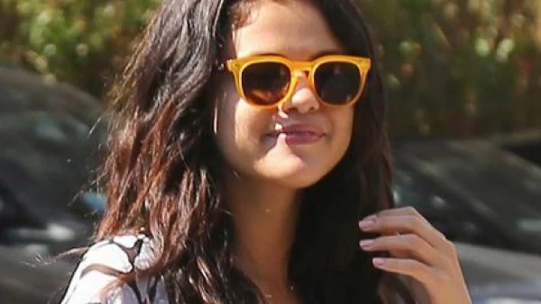 Любимите очила на Селена Гомес вече и у нас