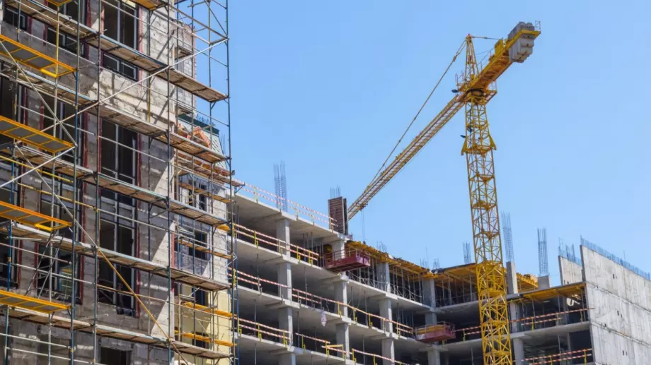 Голяма германска строителна компания, с проекти за милиарди, изпадна в несъстоятелност