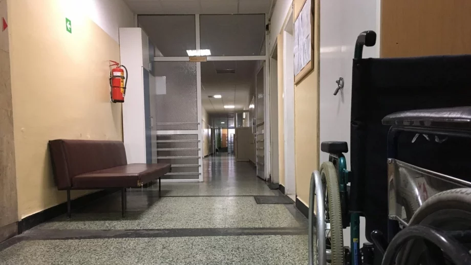 Болницата в Перник може да остане без отопление