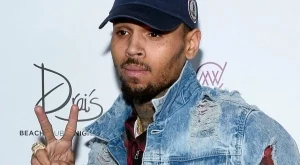 Крис Браун пуска филм за себе си