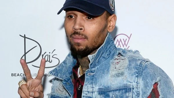 Крис Браун пуска филм за себе си