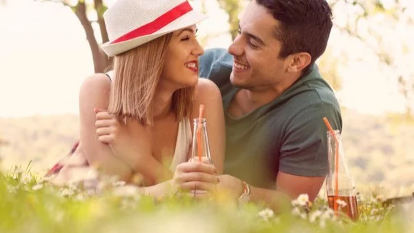 7 сигурни знака, че си пада по теб