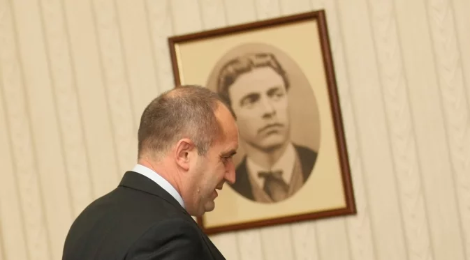 Радев: Трябва да има широк обществен дебат за продажбата на земеделски земи