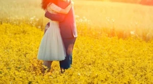 ЛЮБОВ за 6 зодии в месечния хороскоп за МАЙ