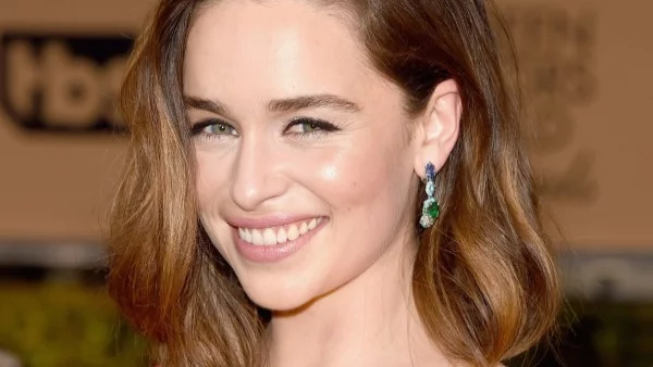 Емилия Кларк стана Денерис и в реалния живот (снимка)