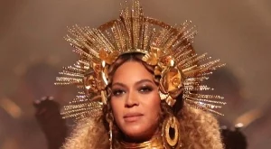 Бионсе дава стипендии