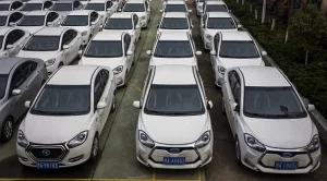 Китайски автогигант спира продава коли с гориво