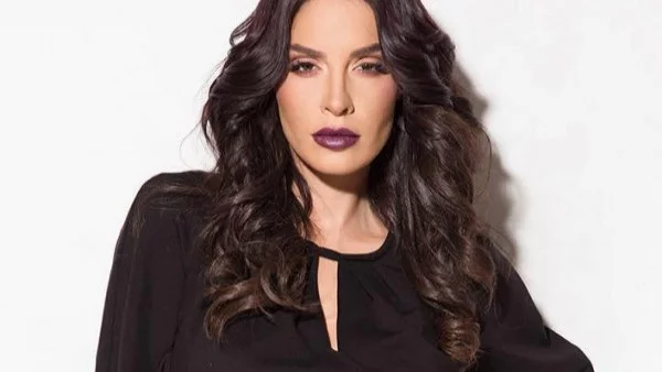 Черната Златка пусна лайв от операционната (видео)