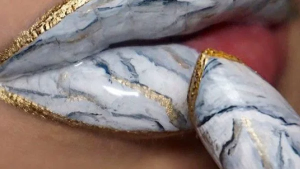 Нов хит - мраморни устни