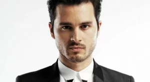 Звезда от "Дневниците на вампира" идва у нас