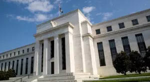 Икономистите не са били толкова критични към рестриктивната позиция на Фед от 13 години