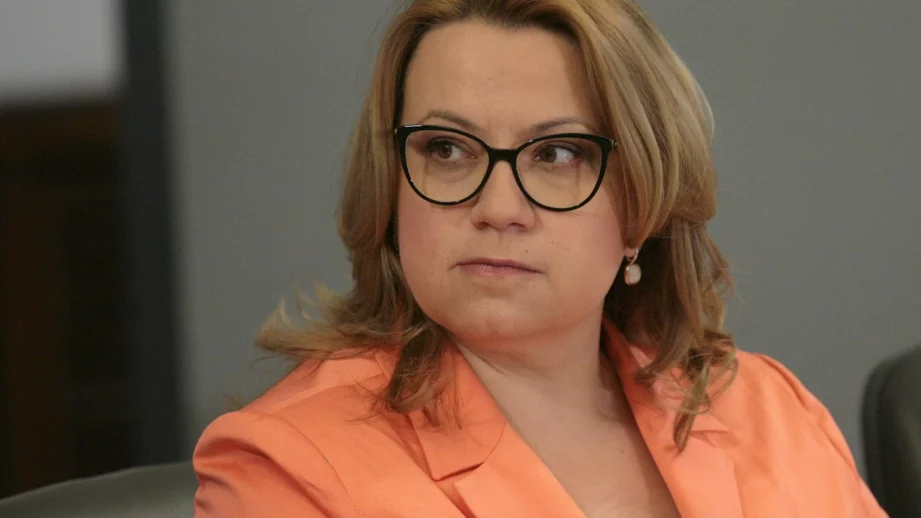БСП поиска оставката на Цачева заради кризата с Търговския регистър