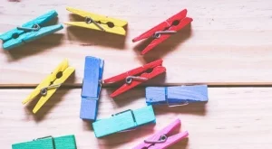 Поставете щипка за пране върху ухото си. Ефектът ще ви изненада