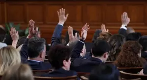 Актуализираха бюджета посред нощ: ще има пари за всички