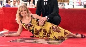 Голди Хоун и Кърт Ръсел получиха звезди на Алеята на славата