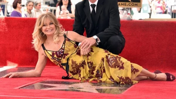 Голди Хоун и Кърт Ръсел получиха звезди на Алеята на славата