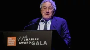 Робърт де Ниро бе удостоен с престижна награда (СНИМКИ)