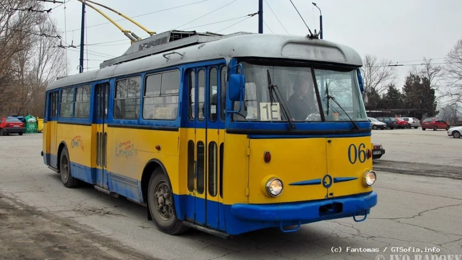 Реставрират исторически за София тролеи 