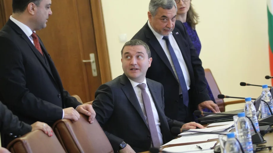 Кабинетът натисна "рестарт" на концесията на летище София