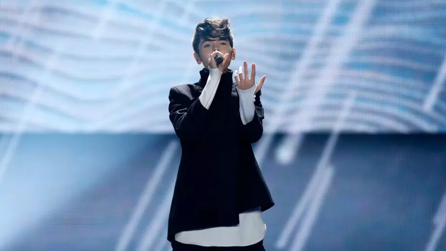 Няма да познаете Кристиян Костов от "X Factor" (СНИМКИ)