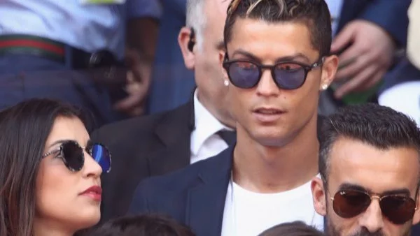 Приятелката на Роналдо с мило послание към него и сина му