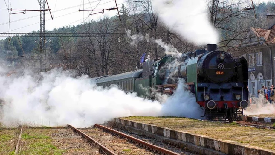 Парен локомотив води „Тракийски романс“ до Пловдив, Хисаря и назад