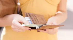 Търсят вариант как НАП най-лесно да следи доходите ни 