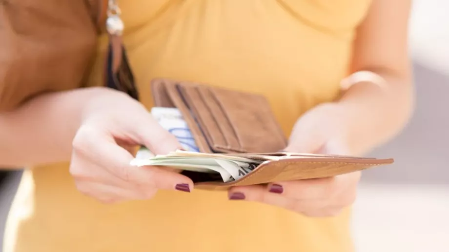 Търсят вариант как НАП най-лесно да следи доходите ни 