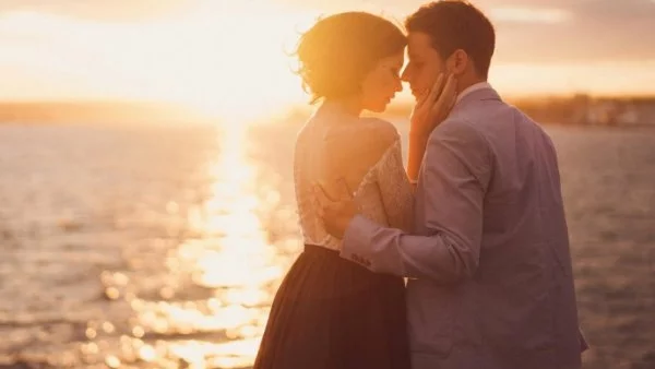 Щастие в ЛЮБОВТА за 2 зодии в хороскопа ДНЕС