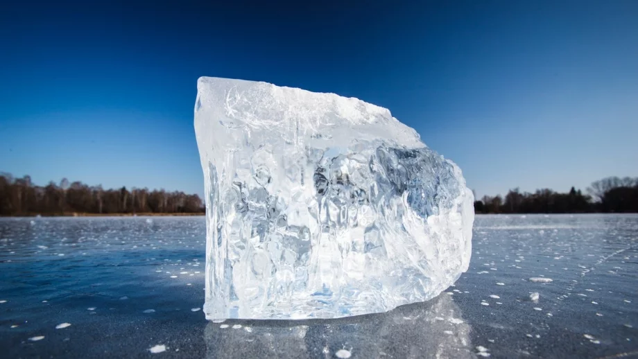 Китай успя да извлече "горящ лед" от морското дъно 