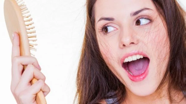 Как да се справим с наелектризиранeто на косата