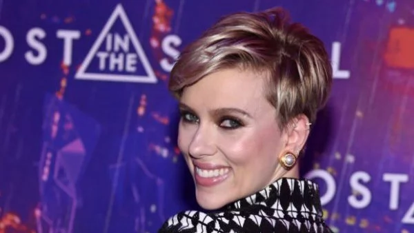 Скарлет Йохансон с нов приятел (снимка)