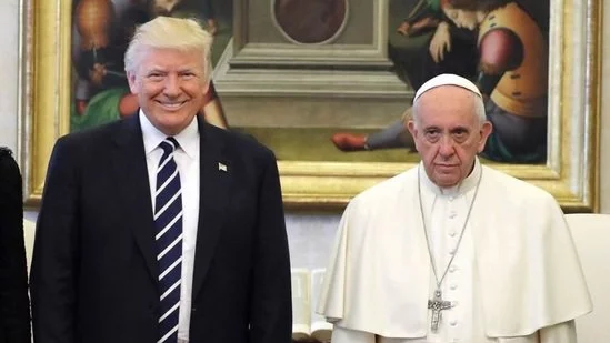 Папата определено не е най-големият фен на Доналд Тръмп (Снимки)