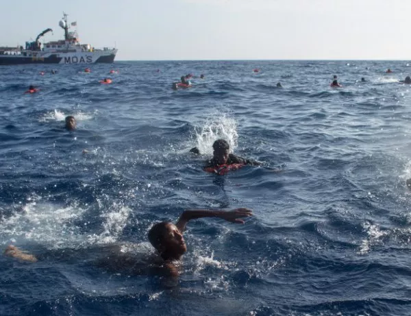 В Средиземно море са загинали 1700 мигранти от началото на годината