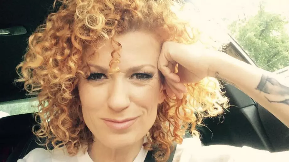 Силна: Люси Дяковска на финала на германския Survivor (ВИДЕО)