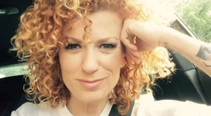 Люси Дяковска се показа гола (снимка)