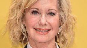 Оливия Нютън-Джон отново има рак на гърдата