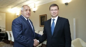 Домбровскис: България може да влезе в еврозоната до няколко години