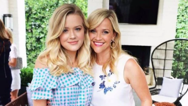 Рийз Уидърспуун с колекция в южняшки стил