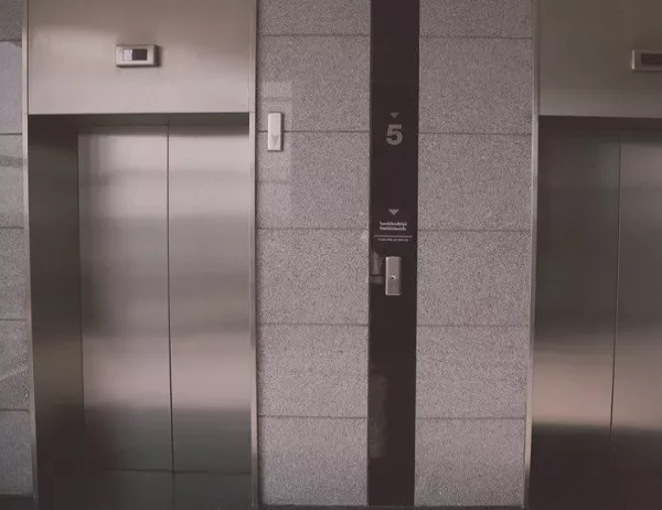 Падащите асансьори не са природно явление, предупреждава фондация „Асансьорна безопасност“
