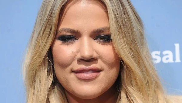 Клои Кардашиян: Бременна съм (снимка)