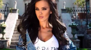 Вижте Мария преди пластичните операции (снимки)