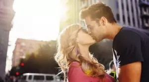 7 чудновати факта за целувката, които не сте чували