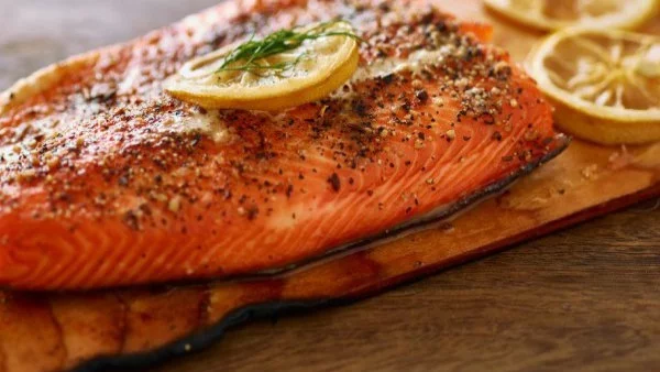 Сьомга в бял сос