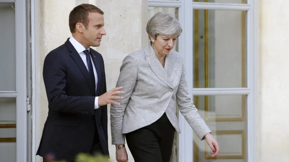 Макрон: Трудно ще бъде да се даде заден ход на Brexit 