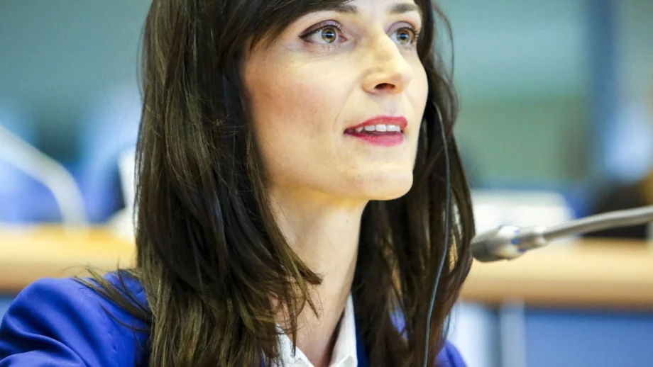 Мария Габриел започва инициативи за по-безопасен интернет