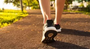 5 минути разходка на всеки час предпазва от обездвижване