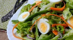 Салата с пресен грах и зелен фасул