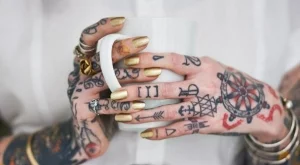 Какви деца ще гледаш с тези татуировки?!