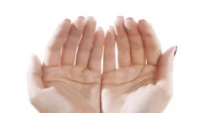 Съберете длани и вижте какво ще се образува 